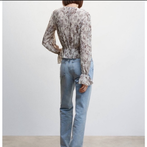 Mango Floral Print Plisse Pleated Peplum Blouse Womens Sz XS V-neck Semi Sheer - Picture 9 of 9